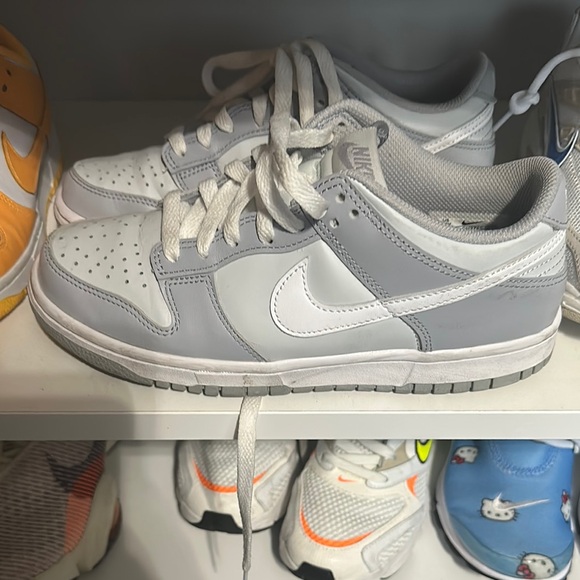 Nike dunks YouthGray Sneakers - Picture 2 of 8